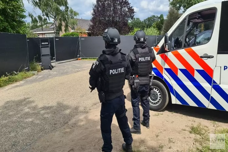 Politie stuit op grootste productielocatie crystal meth in Nederland