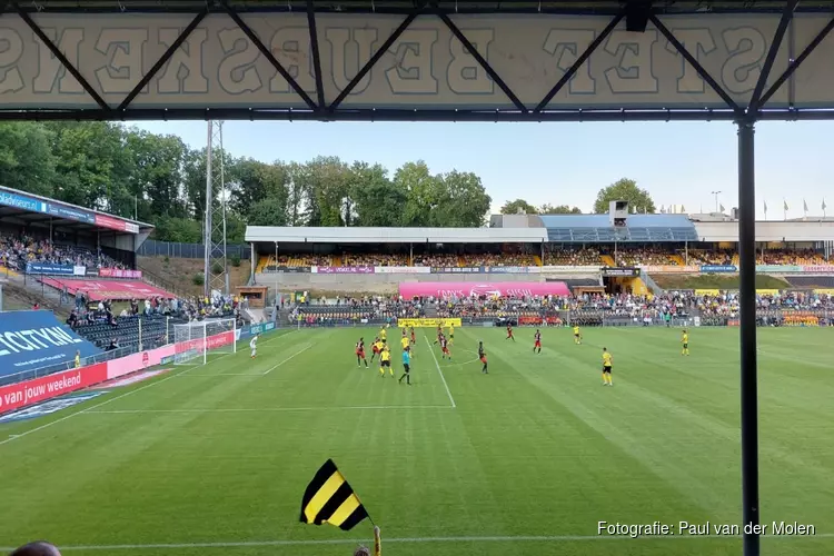 VVV Venlo opent sterk met winst op Almere City FC