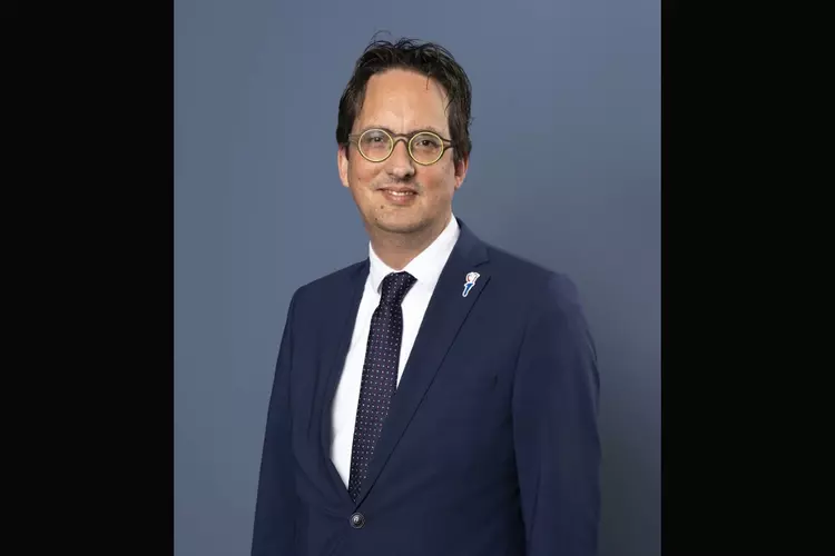 Burgemeester Uitdehaag verlaat Texel voor Venray